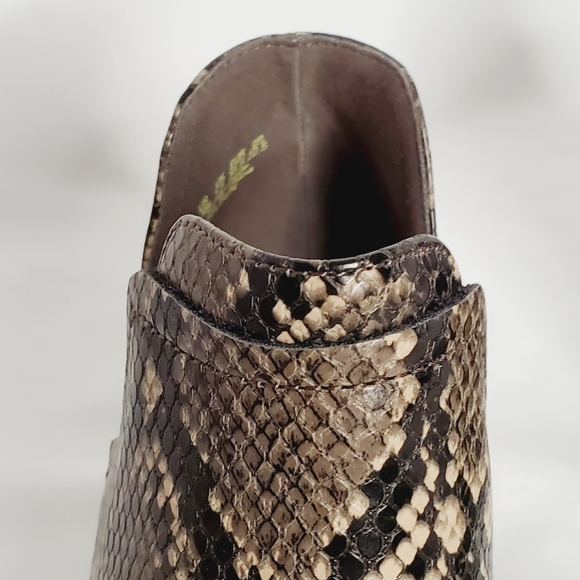 Fergalicious by Fergie Women's Wilder Ankle Boot - Picture 10 of 11